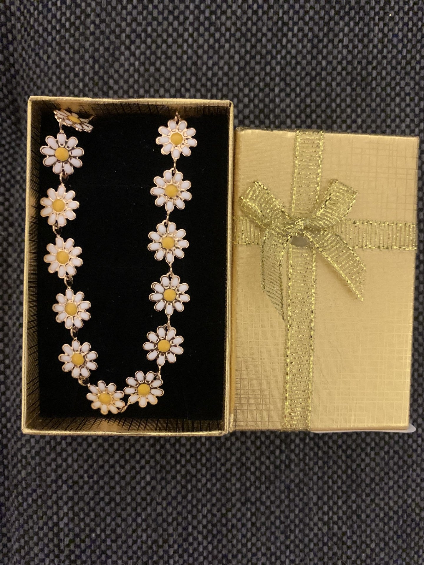 Collier marguerites dorées – Souvenir Infini (acier inoxydable plaqué or)