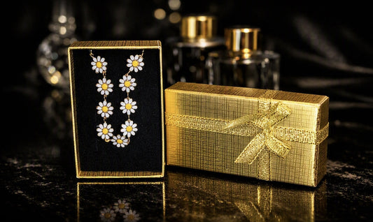 Collier marguerites dorées – Souvenir Infini (acier inoxydable plaqué or)