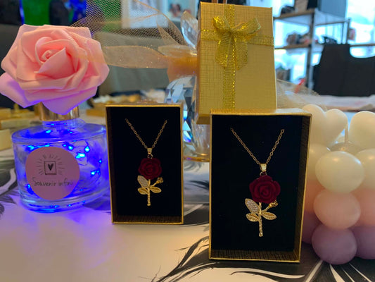 Collier rose rouge (plaqué or 18K)